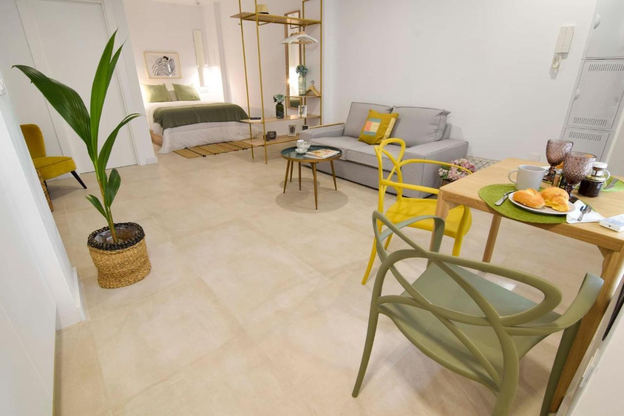 Estudios Ollerias By Sharingco Malaga Luaran gambar