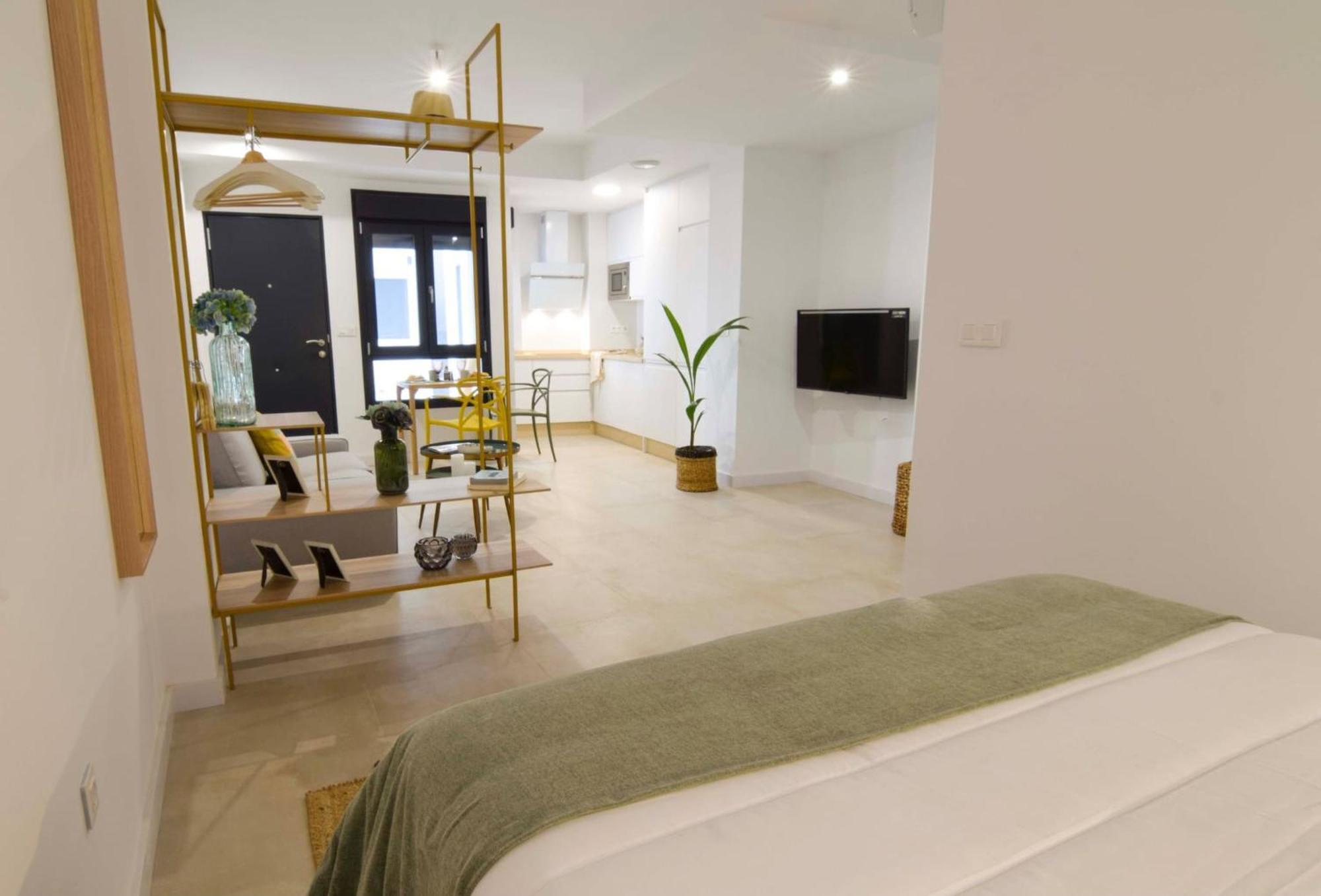 Estudios Ollerias By Sharingco Malaga Luaran gambar