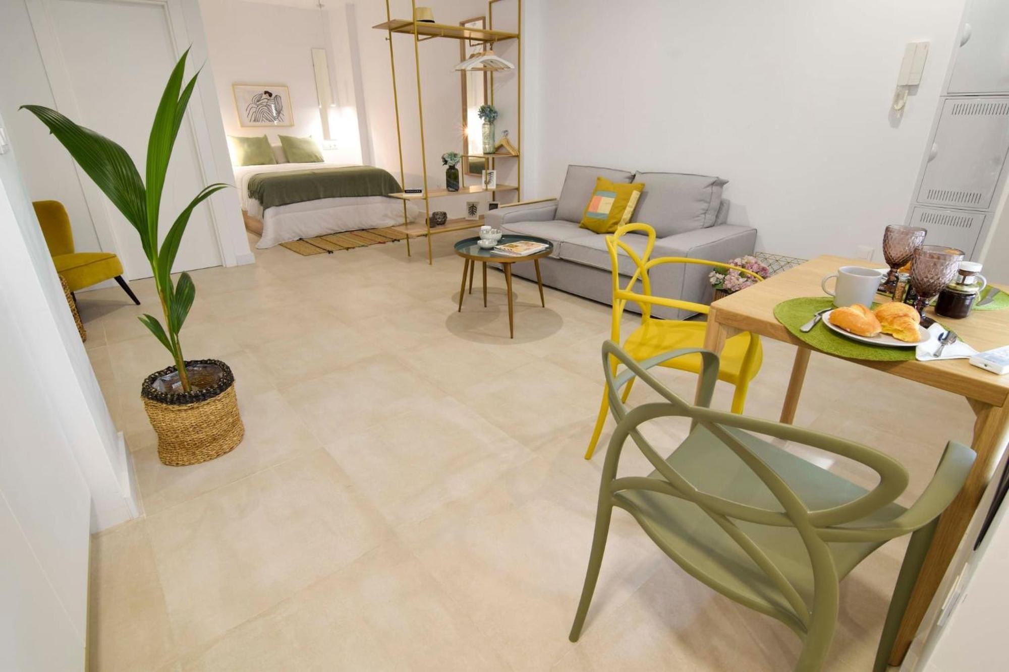Estudios Ollerias By Sharingco Malaga Luaran gambar